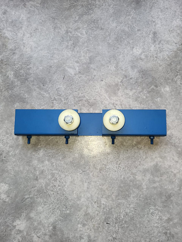 Кронштейн направляющий щеточной тележки с роликами: купить в Нижнем Новгороде