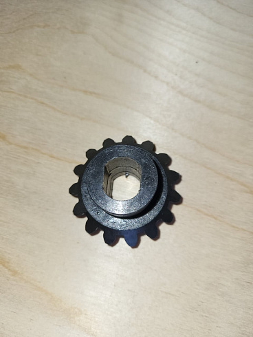 Шестерня коническая регулировки аспирации К-527, К-547 (пласт.): купить в Нижнем Новгороде